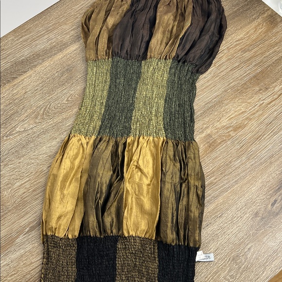 Hand-Loomed Ombre Patchwork Silk-Blend Scarf/Wrap– Made in India - Picture 4 of 6